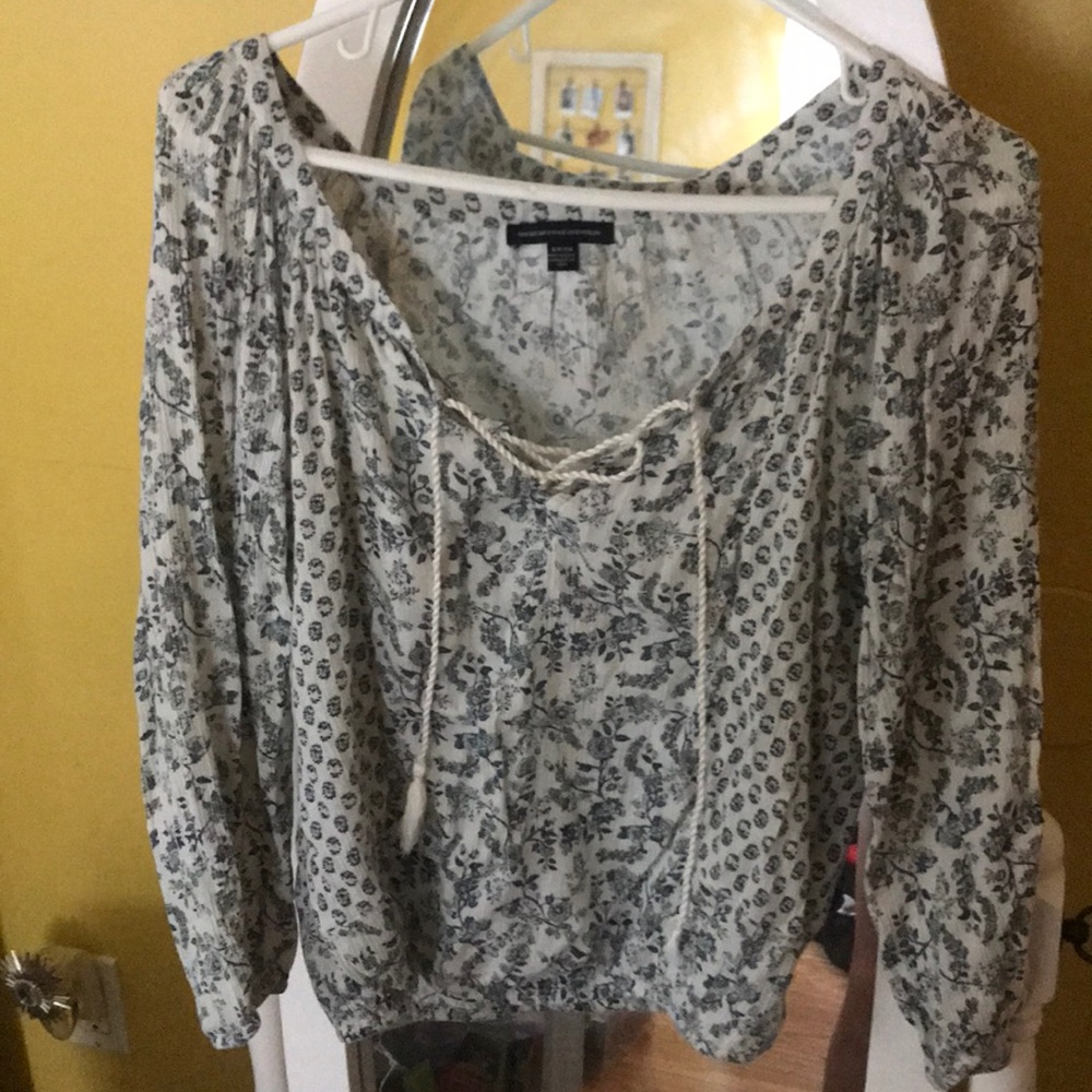 Navy blue and off white top!
